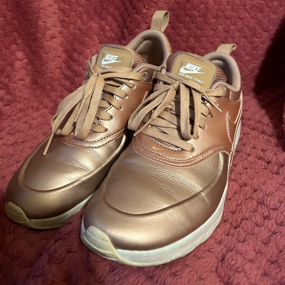 rose gold nike air max thea - Picture 3 of 4